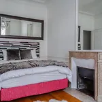 213 M2 Prestige Eiffel Signature